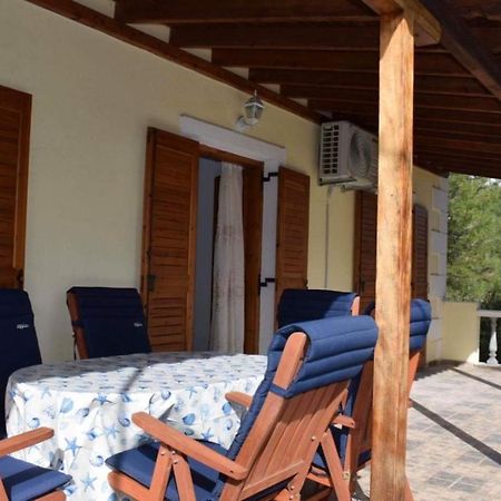 Pine Tree House Apartment Troulos Exterior foto